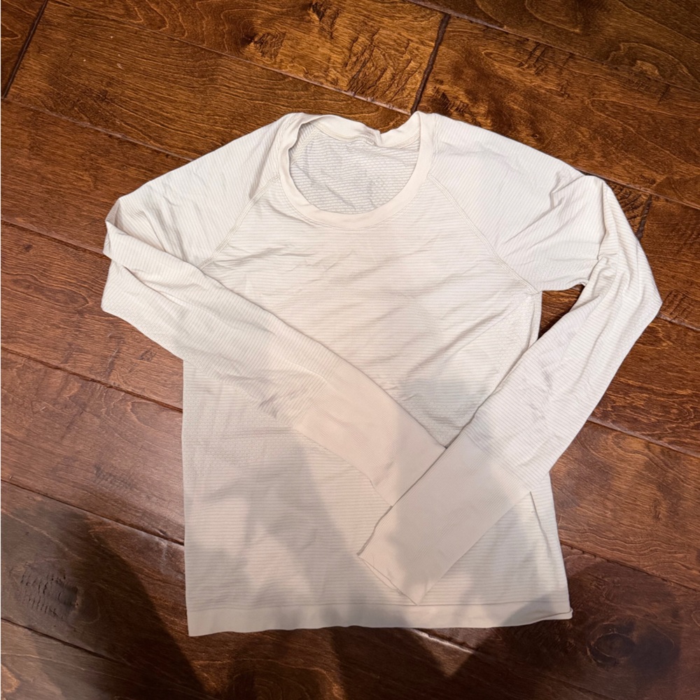 Lululemon swiftly tech long sleeve size 6 light ivory